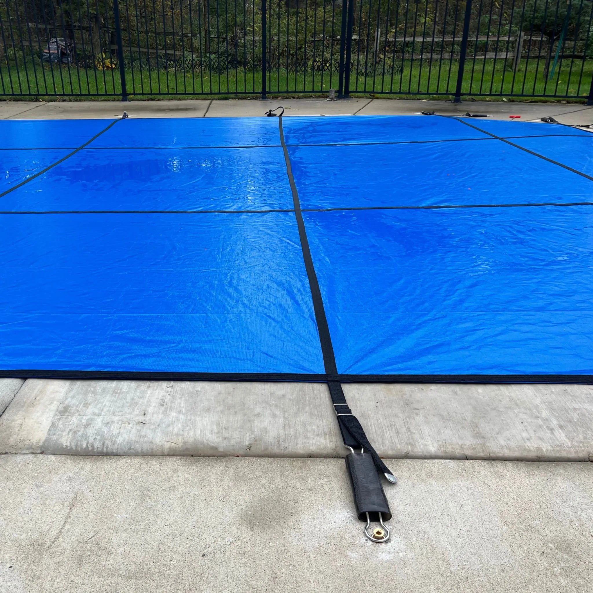 HPI Yard Guard Aquamaster Solid with Mesh Drain Safety Cover for Rectangular Pool Size 20' x 40' with 4' X 8' Center End Step
