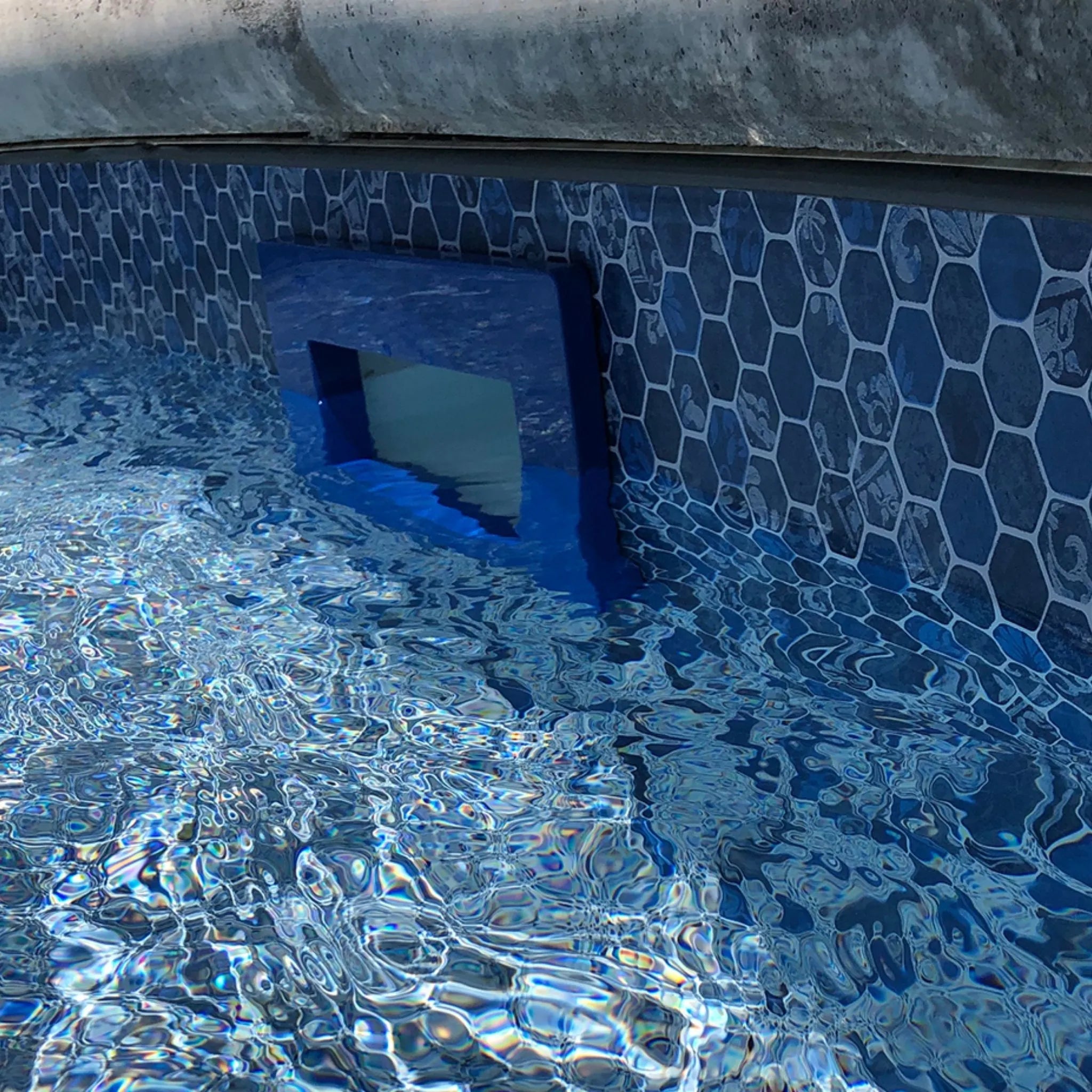 Falling Esagono with Gray Crystal Destination Series GLI Inground Pool Liner 27 Mil